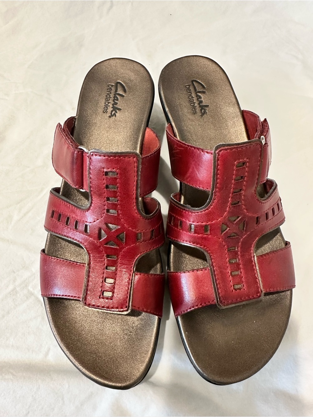 Clarks Bendables Ella Celtic Women's Red Leather Slide Sandals 9 M
